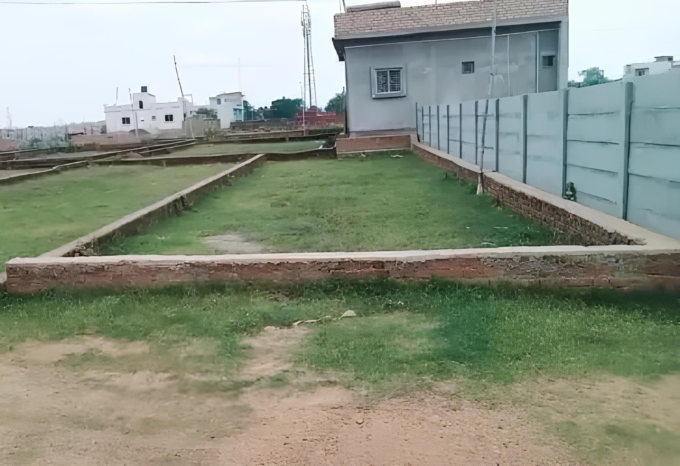 Plot on Lohta-Shivpur Road